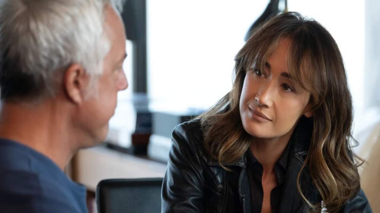 Titus Welliver e Maggie Q in una scena di Ballard